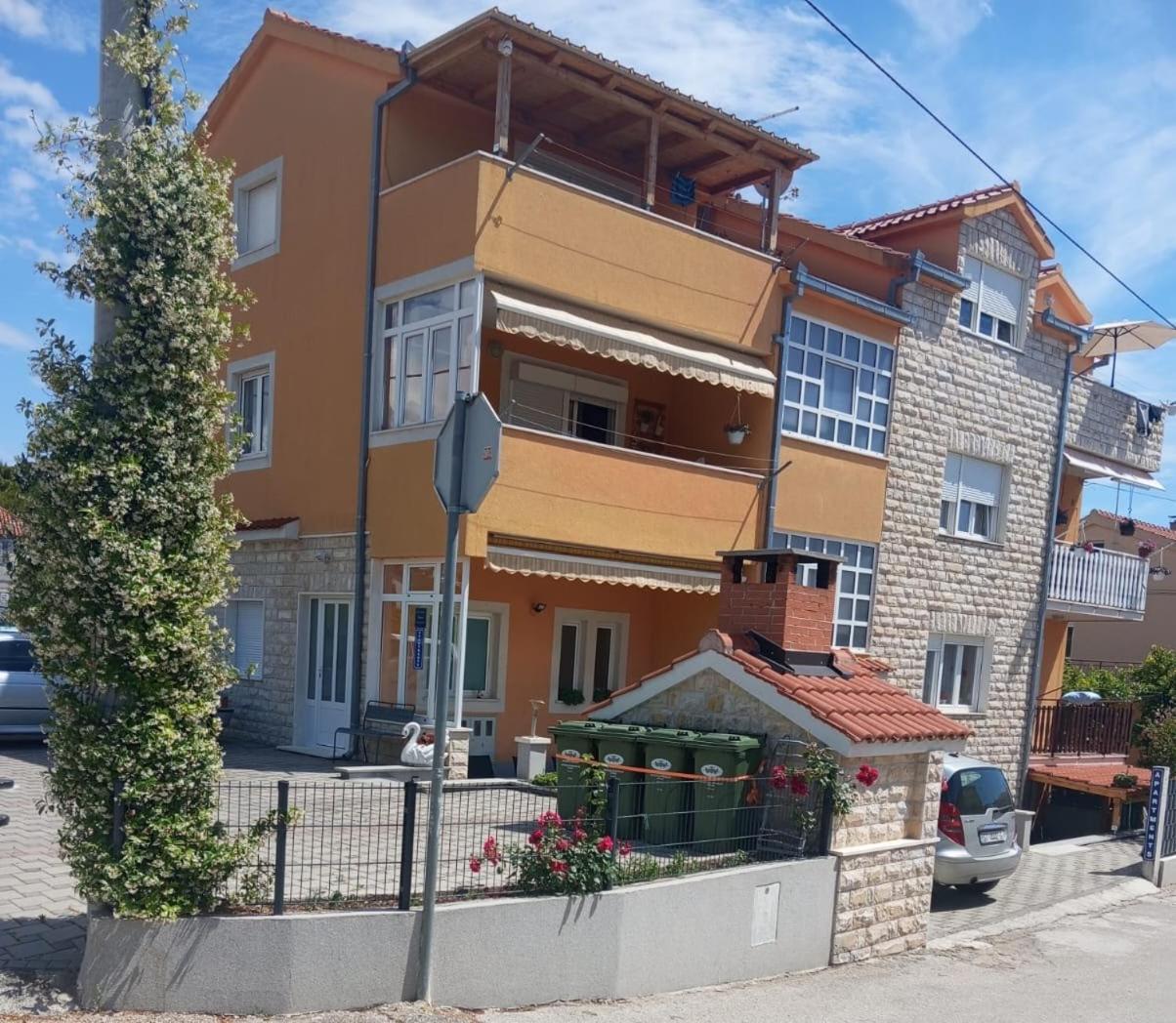 Kaštela Apartment Radalj מראה חיצוני תמונה