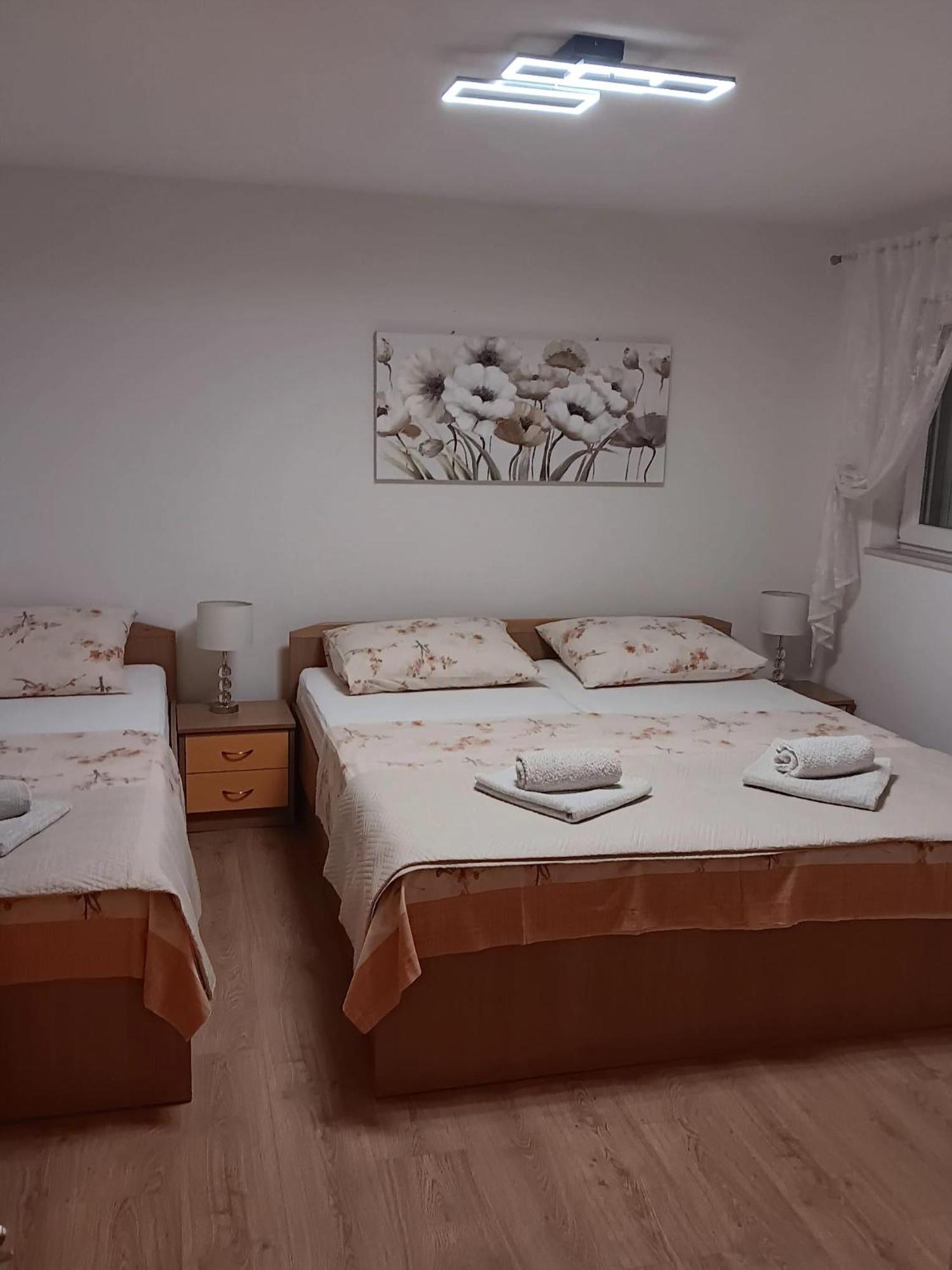 Kaštela Apartment Radalj מראה חיצוני תמונה